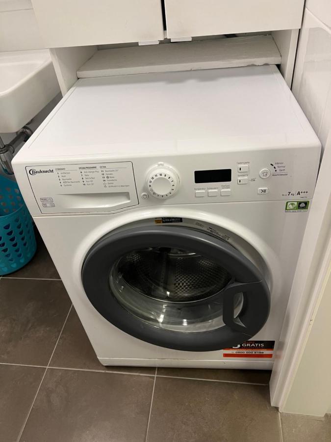 Modern Apartment Bei U Bahn Simmering Wina Bagian luar foto