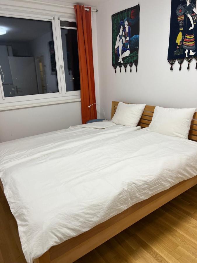 Modern Apartment Bei U Bahn Simmering Wina Bagian luar foto